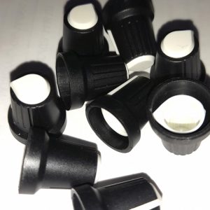 DUGME ZA POTENCIOMETAR 6mm CRNO-BELO