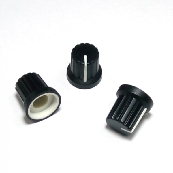 DUGME ZA POTENCIOMETAR 6mm PLASTICNO CRNO-BELO