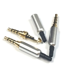 KONEKTOR 3,5mm MUSKI KABLOVSKI METALNI 4 POLA